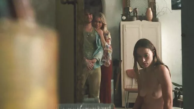 ارييل تحميل سكس اجنبيه المتمردين أول اللسان