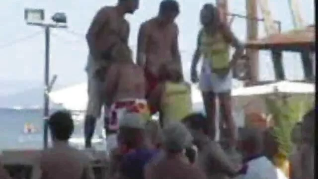 الثلاثي من شقراء مثلية على الأريكة افلام سكس اجنبيه افلام سكس اجنبيه