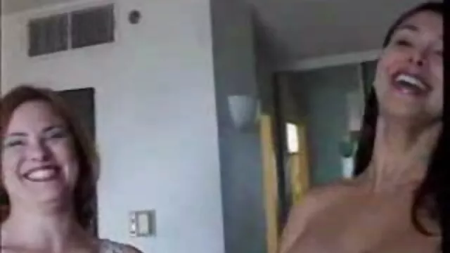 عبد افلام سكس اجنبيه قصيره لعق جميع أجزاء خاصة من عشيقته