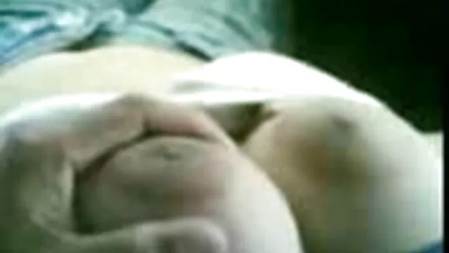 في افلام اجنبيه اباحيه مترجمه انتظار زوجها من العمل و حصلت على ألصق